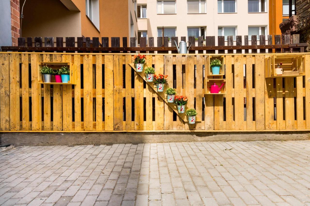 Apt With Sunny Garden Prague By Michal&Friends Apartment Exterior photo